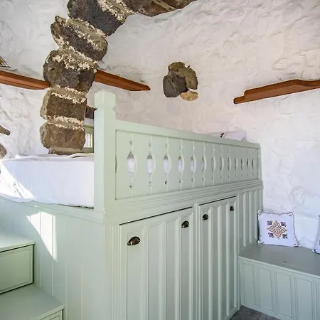 Messes Traditional Stone House With Amazing Sea View * Mandrákion